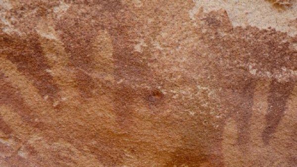 Wadi Sura二号天然岩洞 来自外太空的手印画