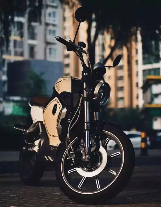 拒绝戏精,有实力的速珂电动自会发光