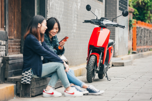 �Ƽ���У԰���ֽ�ϣ�����綯��ת����