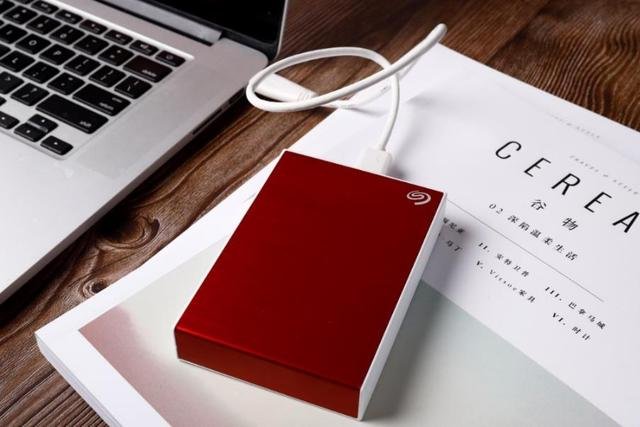 在家办公也要给工作加点“速”!希捷4T移动硬盘超快