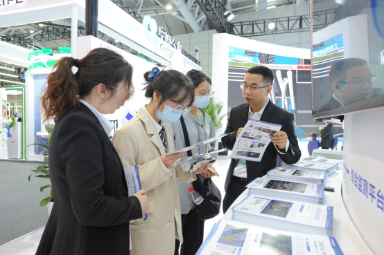 ���ָ��ܴ�������й��罨���ž���������Ľ������й�����ɹ�չ����